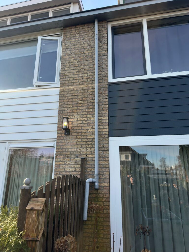 Pvc-hemelwaterafvoer-vervangen-zinken-hemelwaterafvoer-Assendelft
